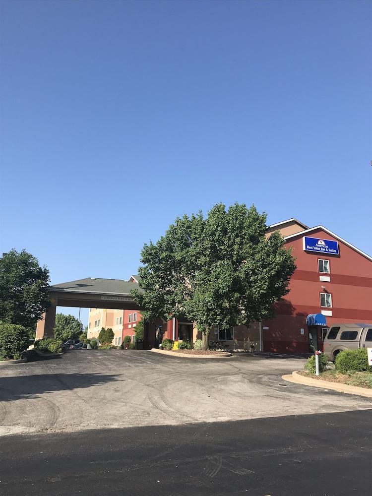 Americas Best Value Inn And Suites Saint Charles Luaran gambar