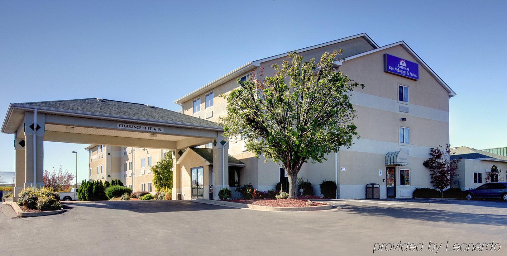 Americas Best Value Inn And Suites Saint Charles Luaran gambar