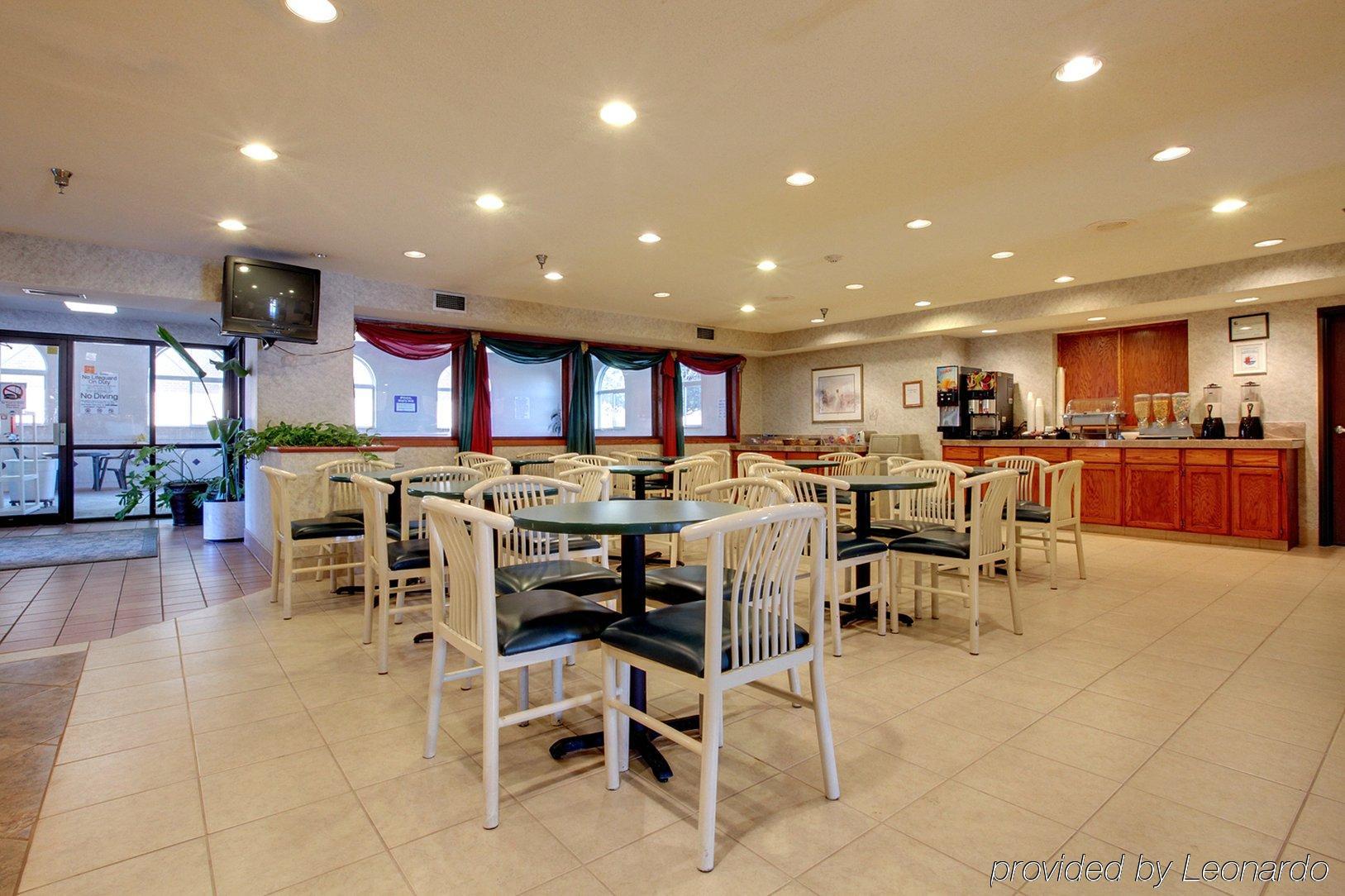 Americas Best Value Inn And Suites Saint Charles Restoran gambar