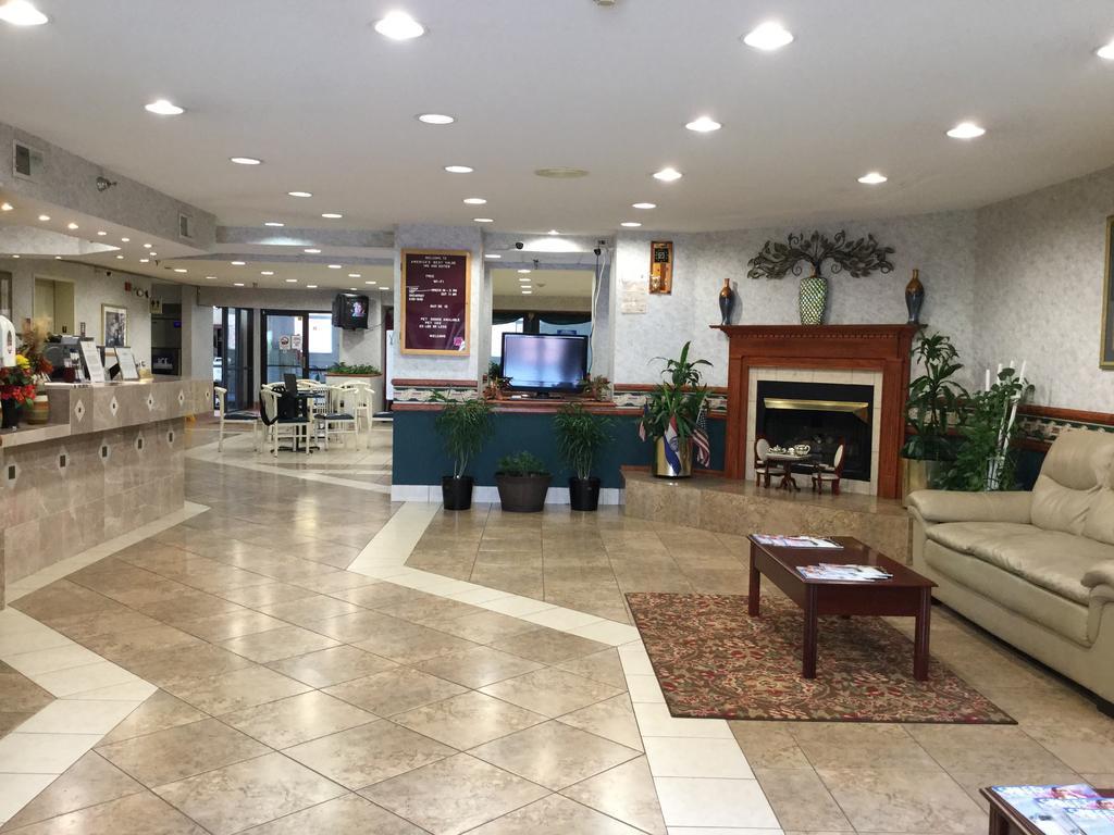 Americas Best Value Inn And Suites Saint Charles Luaran gambar