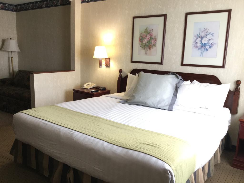 Americas Best Value Inn And Suites Saint Charles Luaran gambar