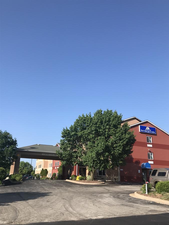 Americas Best Value Inn And Suites Saint Charles Luaran gambar