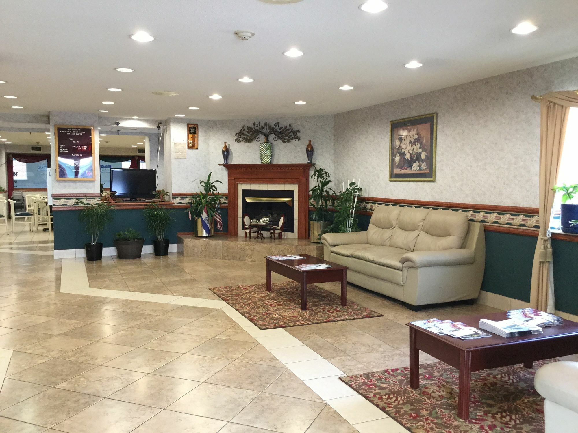 Americas Best Value Inn And Suites Saint Charles Luaran gambar